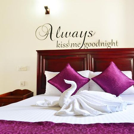 Cinnamon Holiday Inn Hikkaduwa Exterior foto