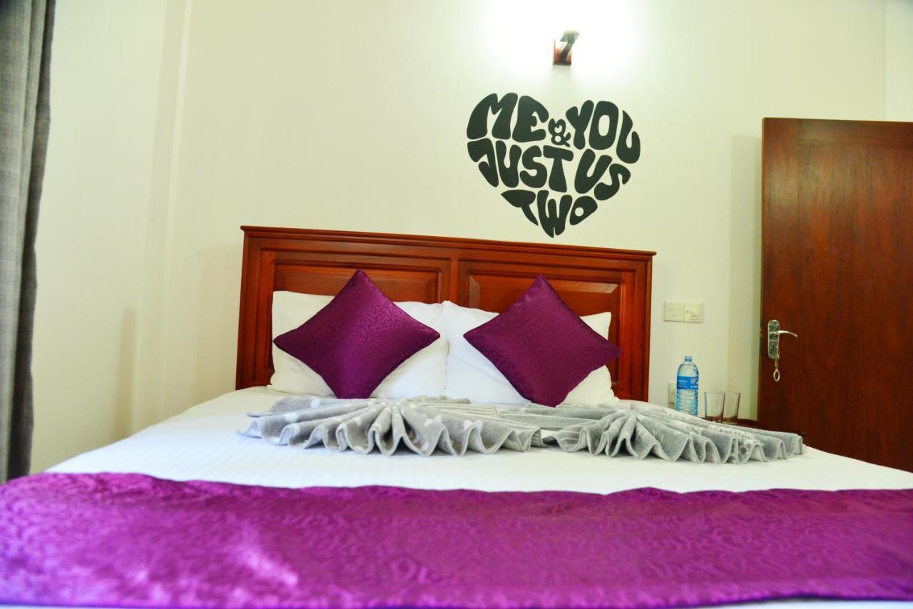 Cinnamon Holiday Inn Hikkaduwa Exterior foto
